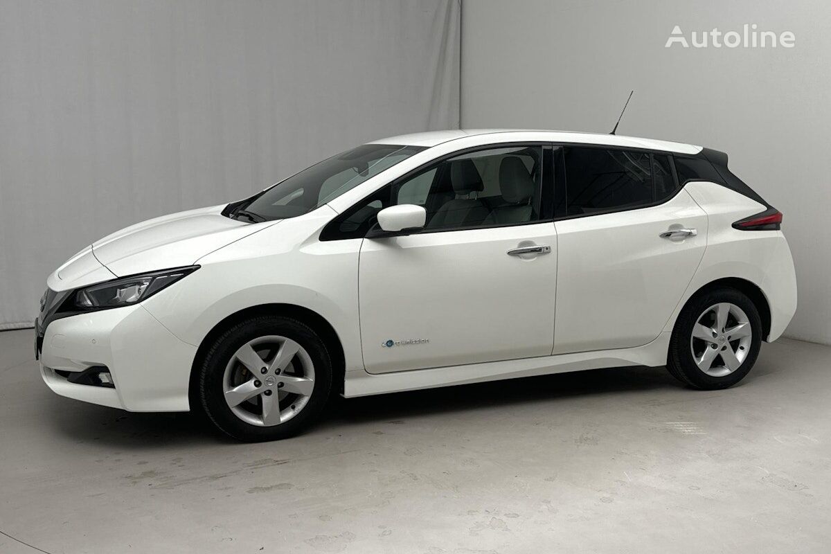 Nissan LEAF hatchback