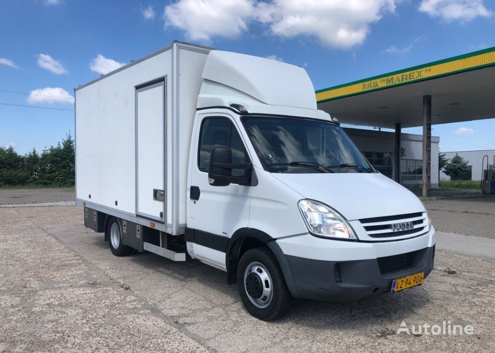 IVECO Daily 50C18 box truck