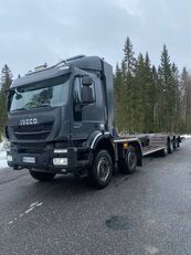 IVECO Trakker AD410T50 10x4 metsäkoneritilä car transporter