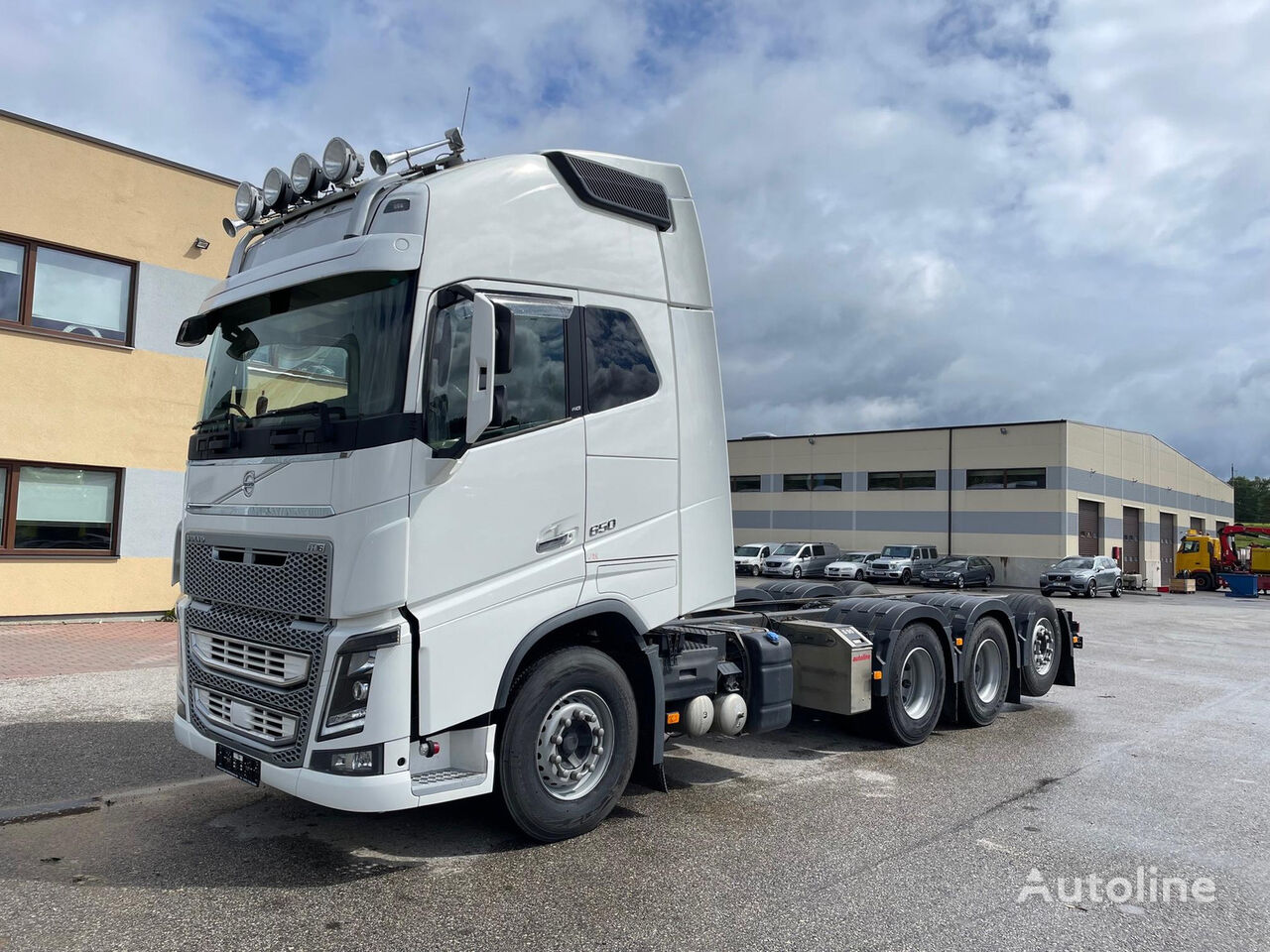 Volvo FH650 8x4*4 + RETARDER + 9T FRONT AXLE chassis truck