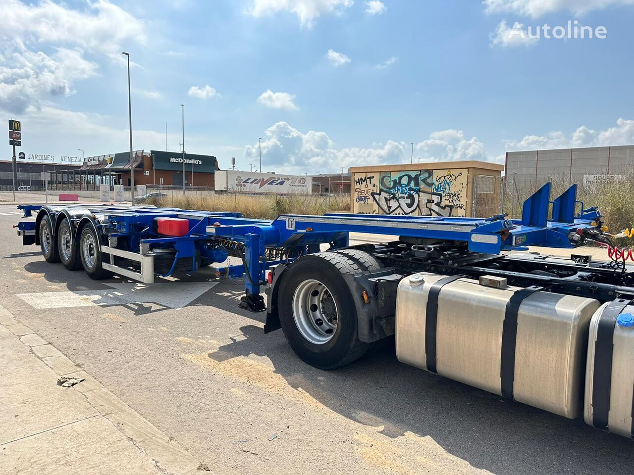 Fruehauf Extensible container chassis semi-trailer