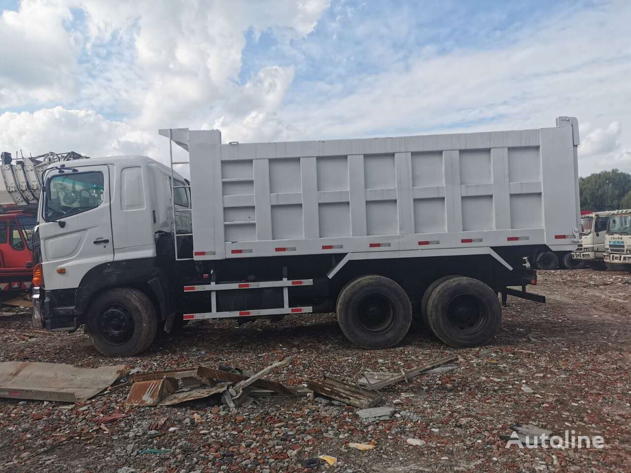 Hino 700 dump truck