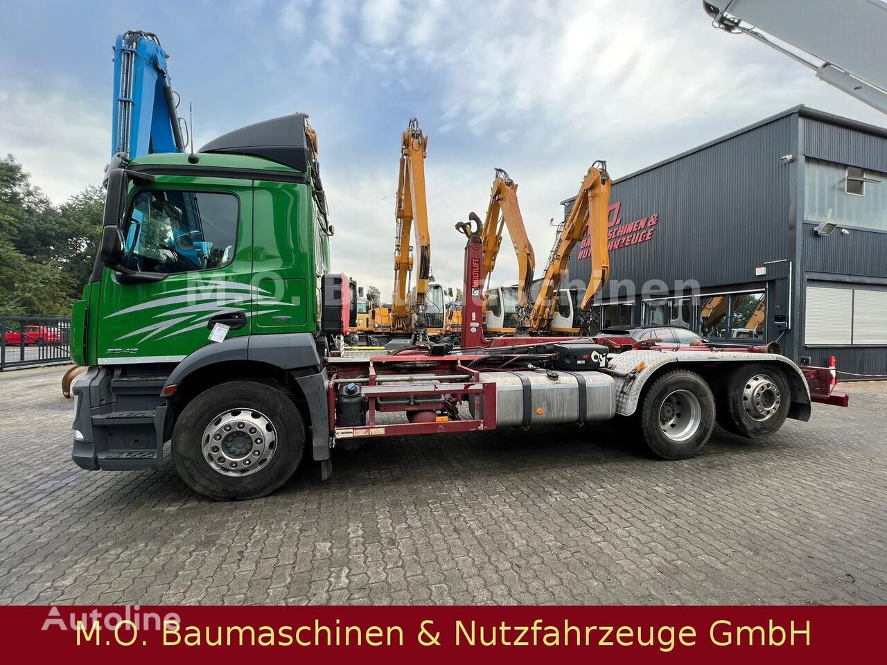 Mercedes-Benz Antos 2543 / Euro 6 / 6x2 / Hiab XR 21S59 / hook lift truck