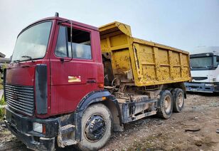 MAZ 551633 dump truck