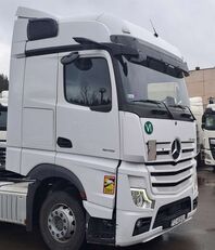 damaged Mercedes-Benz Actros 1845 LS  truck tractor